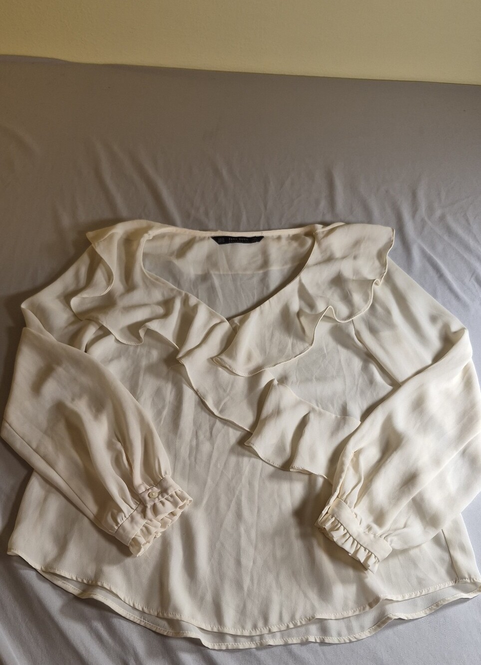 Zara Ivory Ruffle V-Neck Blouse XS
